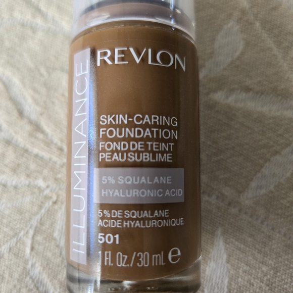 Revlon Illuminance Skin-Caring foundation 501 5% Squalame Hyaluronic Acid - Picture 2 of 5